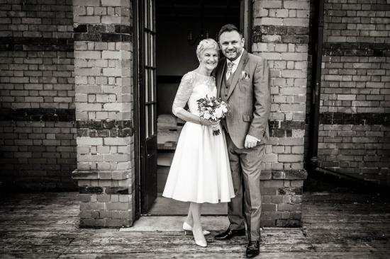 2017 Weddings www.luckyblueweddings.co.uk Tricia & Dave SCREEN 043