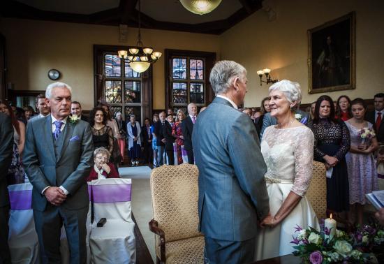 2017 Weddings www.luckyblueweddings.co.uk Tricia & Dave SCREEN 080